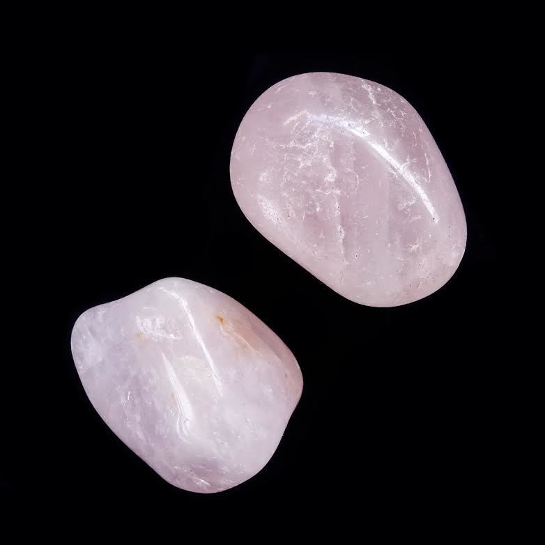 tumbled rose quartz gemstones
