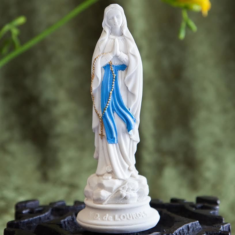mother Mary statue