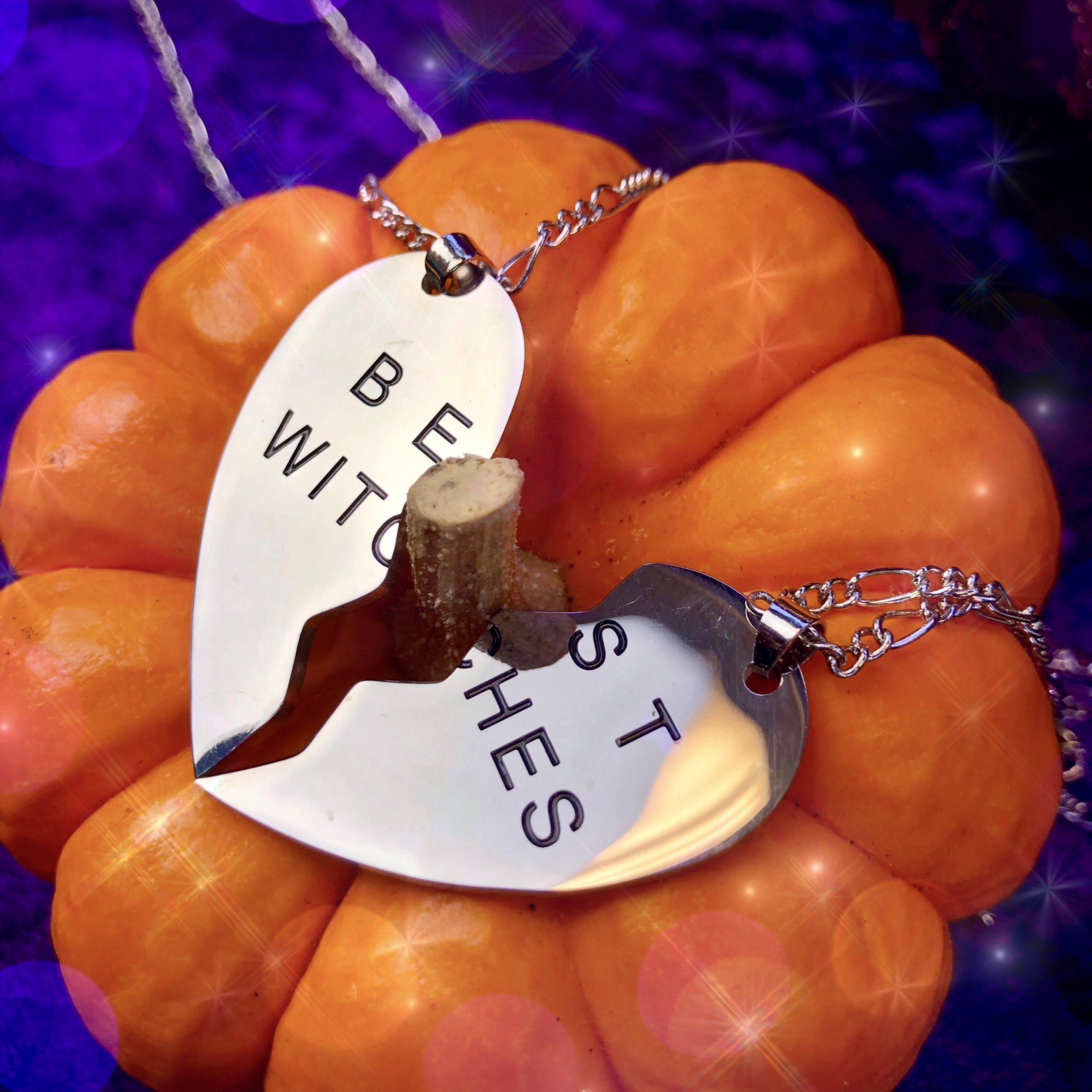 Best_Witches_Necklace_4of4_10_31