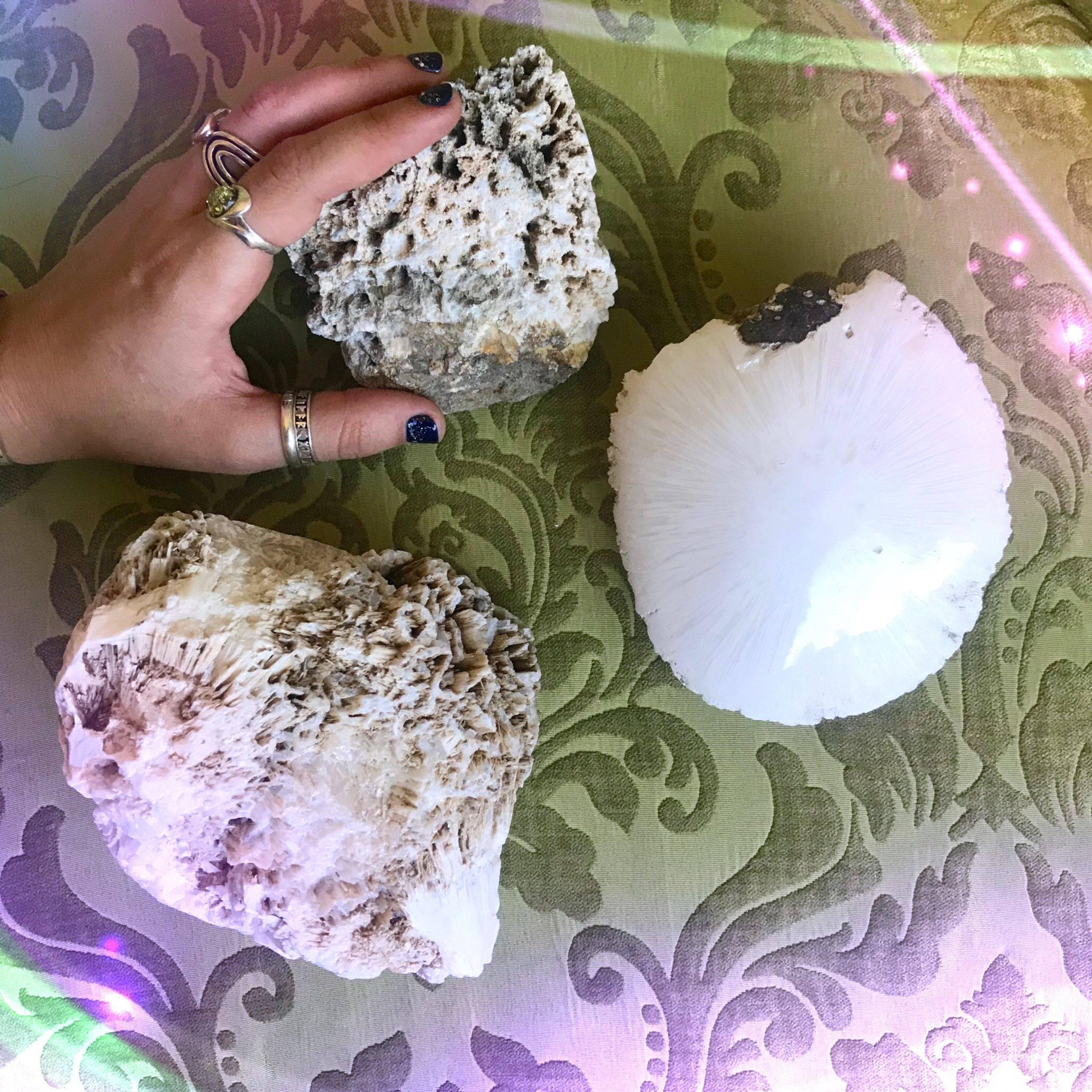 Lineage Healing and Clearing Scolecite Domes