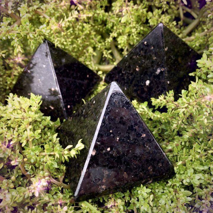 Sacred_Magic_Nuummite_Pyramids_1of3_2_18