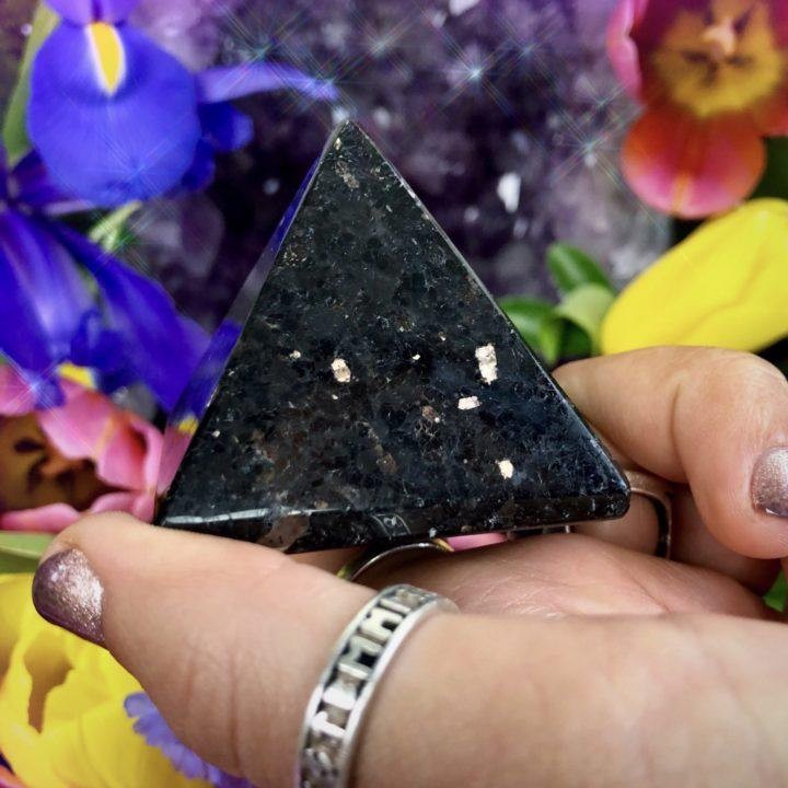 Sacred_Magic_Nuummite_Pyramids_2of3_2_18