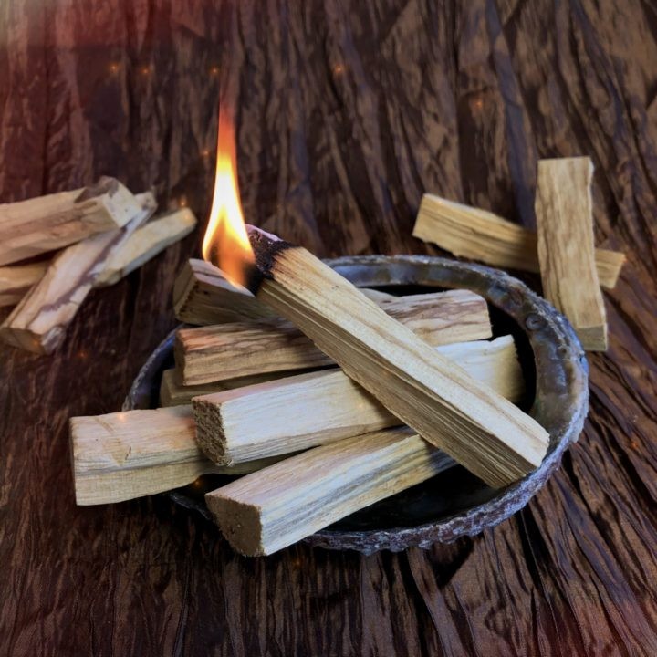 Palo_Santo_Smudging_Sticks_3of3_4_16