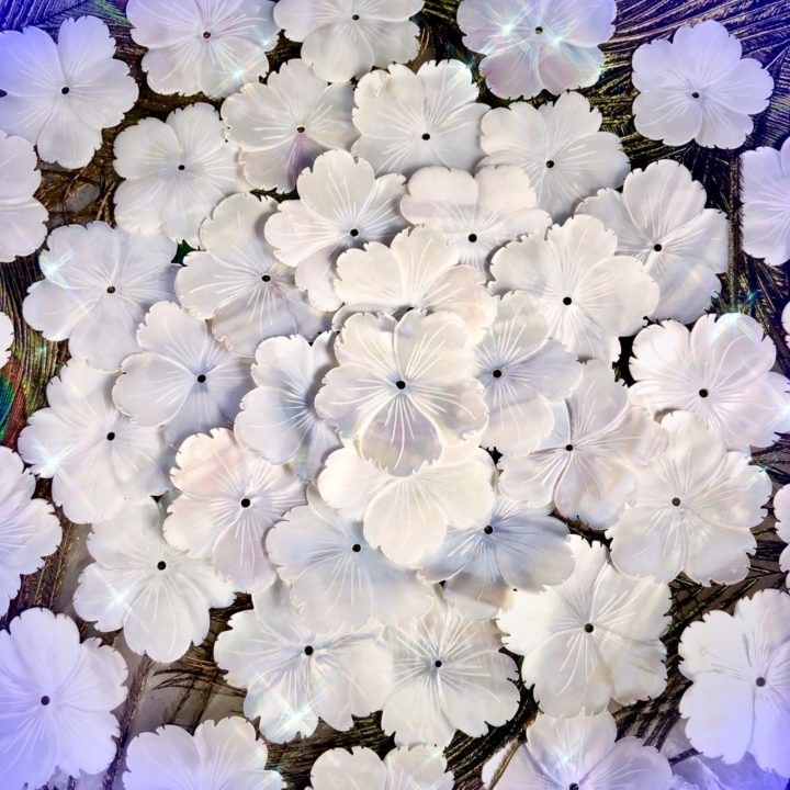 Mother_of_Pearl_Flowers_Wholesale_1of3