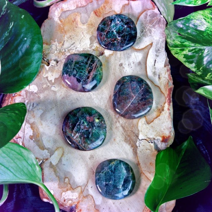 Heart_of_the_Planet_Diopside_Palm_Stones_1of3_8_27