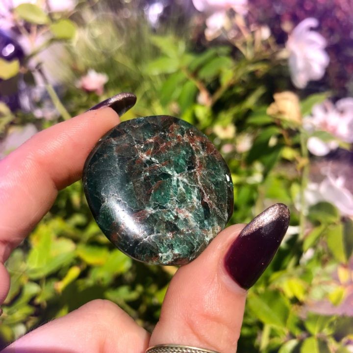 Heart_of_the_Planet_Diopside_Palm_Stones_2of3_8_27