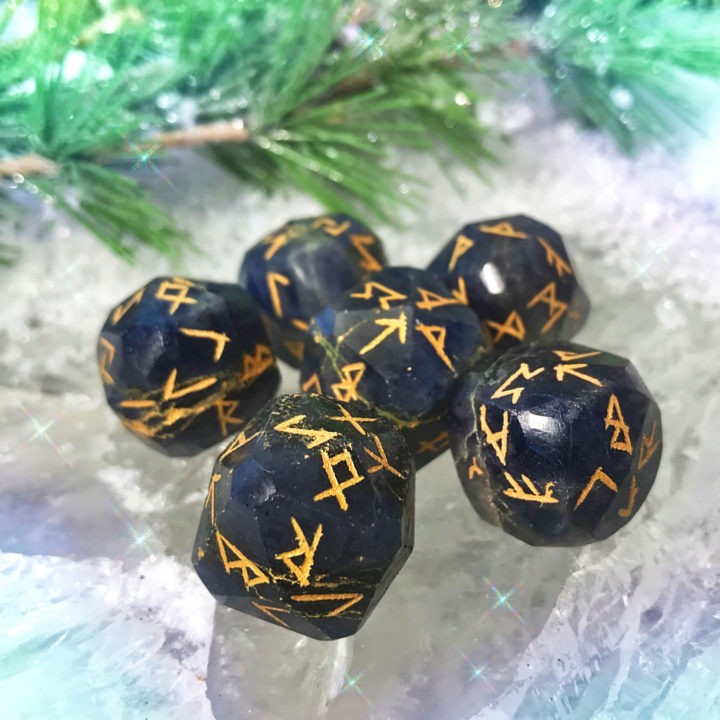 Iolite Viking Rune Divination Dice