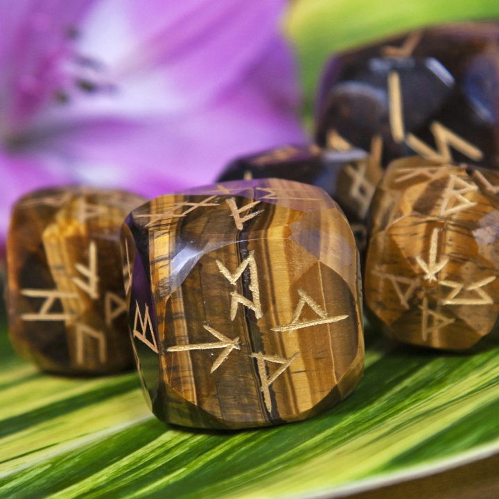 Tigers Eye Rune Dice