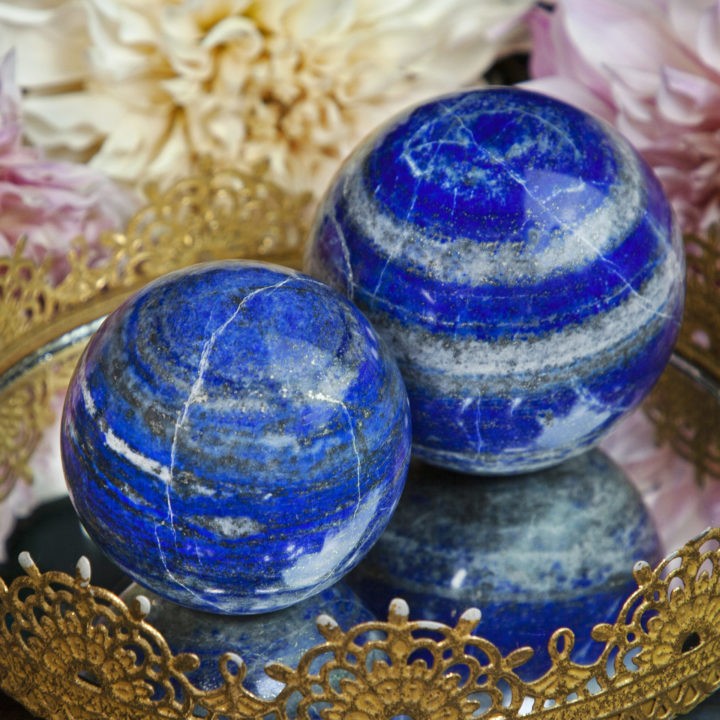 Self-Standing Lapis Lazuli Spheres