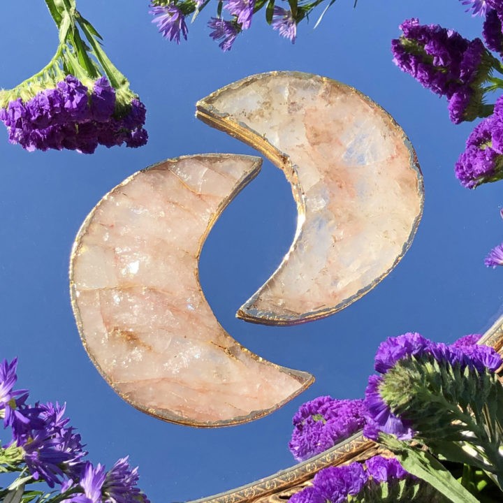 Hemium Quartz Crescent Moon Charging Plate