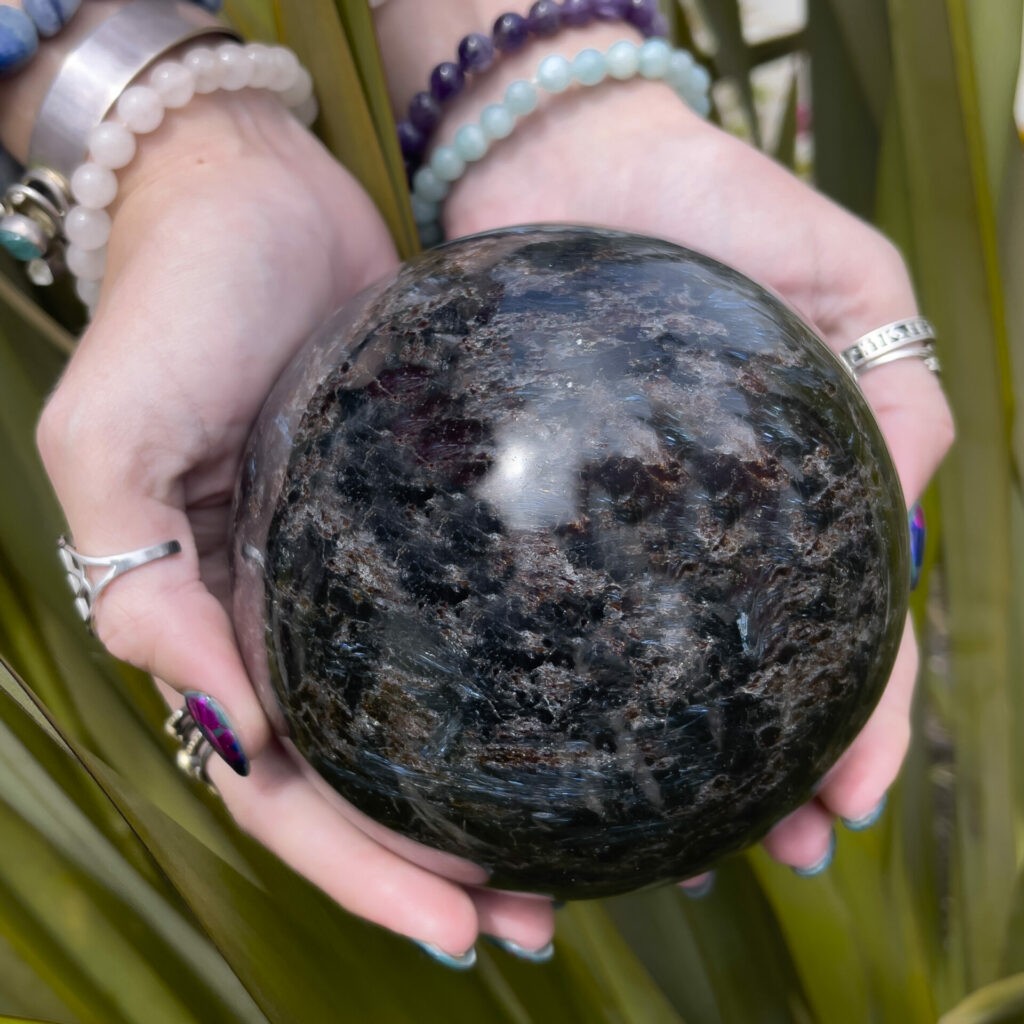 Sage Goddess Arfvedsonite With Sphere