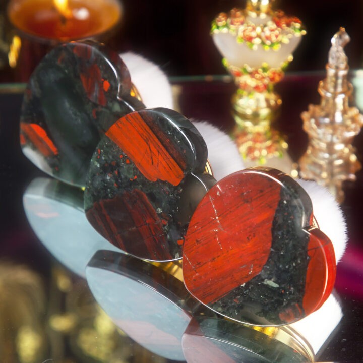 Heart-Shaped African Bloodstone Kabuki Brush