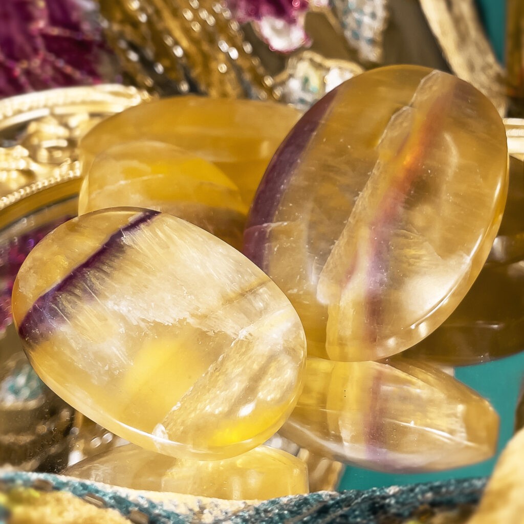 Pierre de palmier de prospérité en fluorite jaune