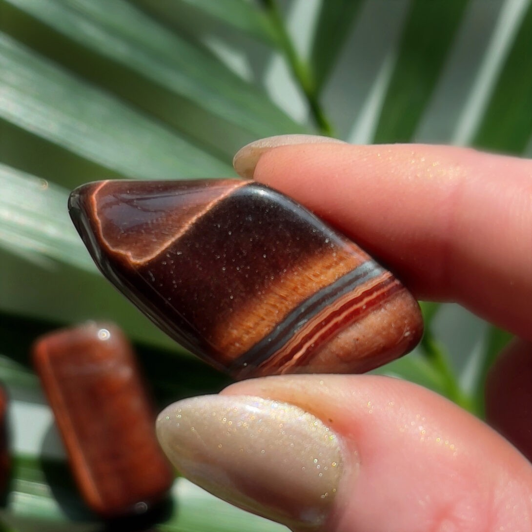 Red Tiger's Eye Guide: Properties and - Sage Goddess