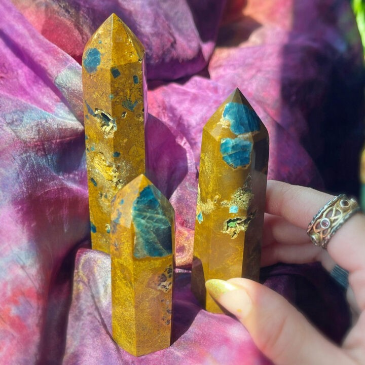 Yellow Jasper and Blue Apatite Generator