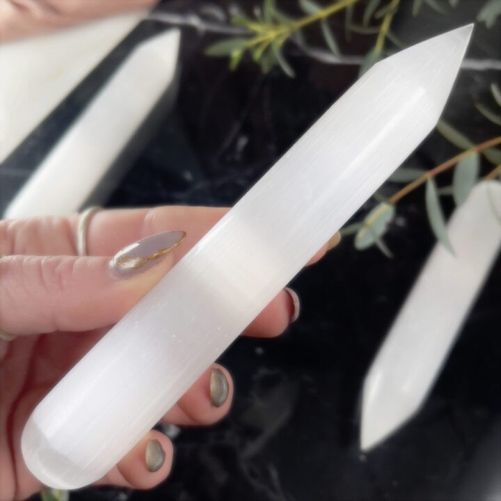 Circle Opening Selenite Wand