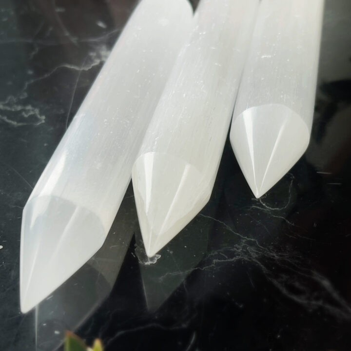 Circle Opening Selenite Wand