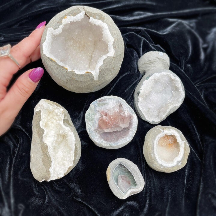 Intuitively Chosen Zeolite Geode