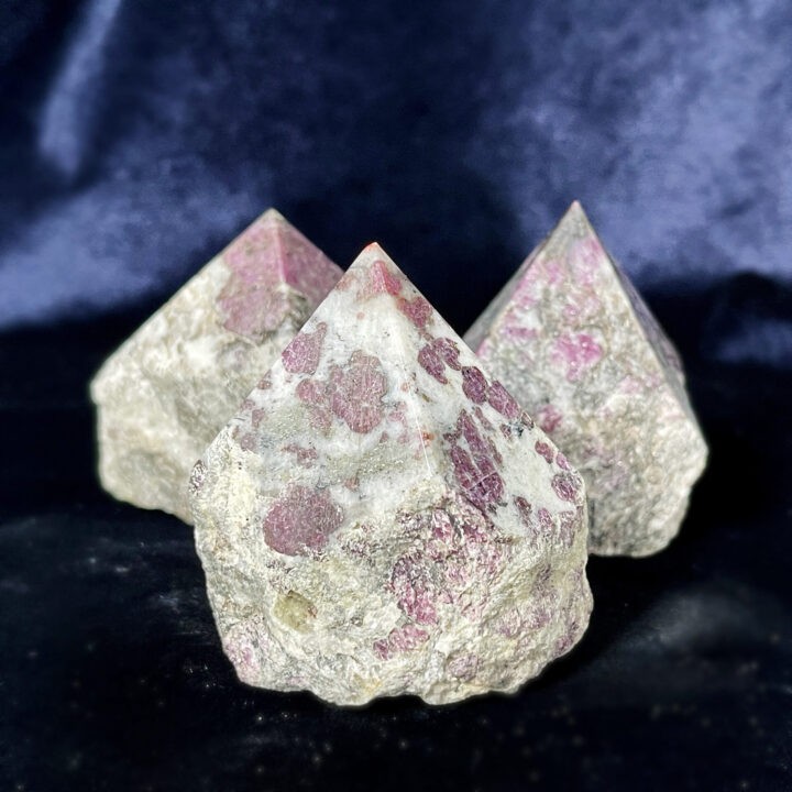 Spinel in Biotite Matrix Natural-Sided Generator