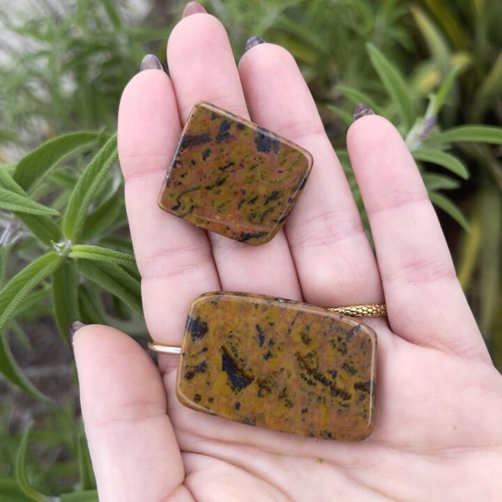 Tiger Tail Jasper Meditation Stone