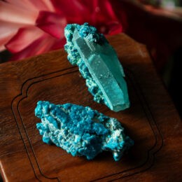 Chrysocolla on Quartz Point