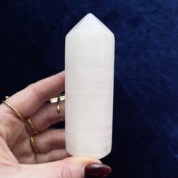 Gemstone Sale: Mangano Calcite Generator