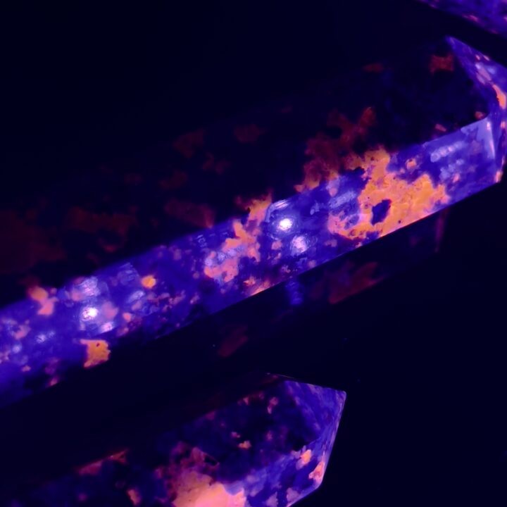 Misfit Minerals: Fluorescent Sodalite Generator