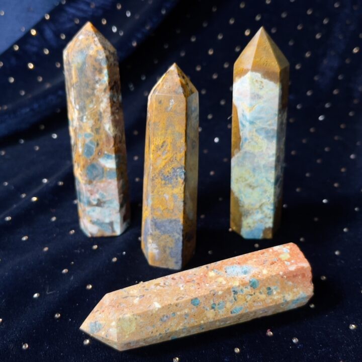 Misfit Minerals: Yellow Jasper & Blue Apatite Generator